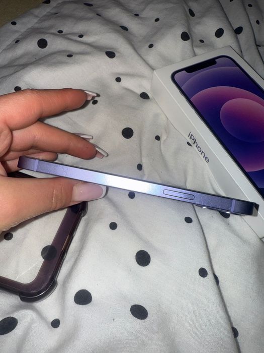 iPhone 12, w stanie bardzo  dobrym