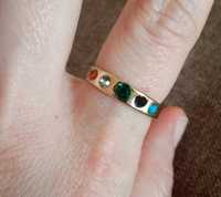Śliczny pierścionek kolorowe kryształki