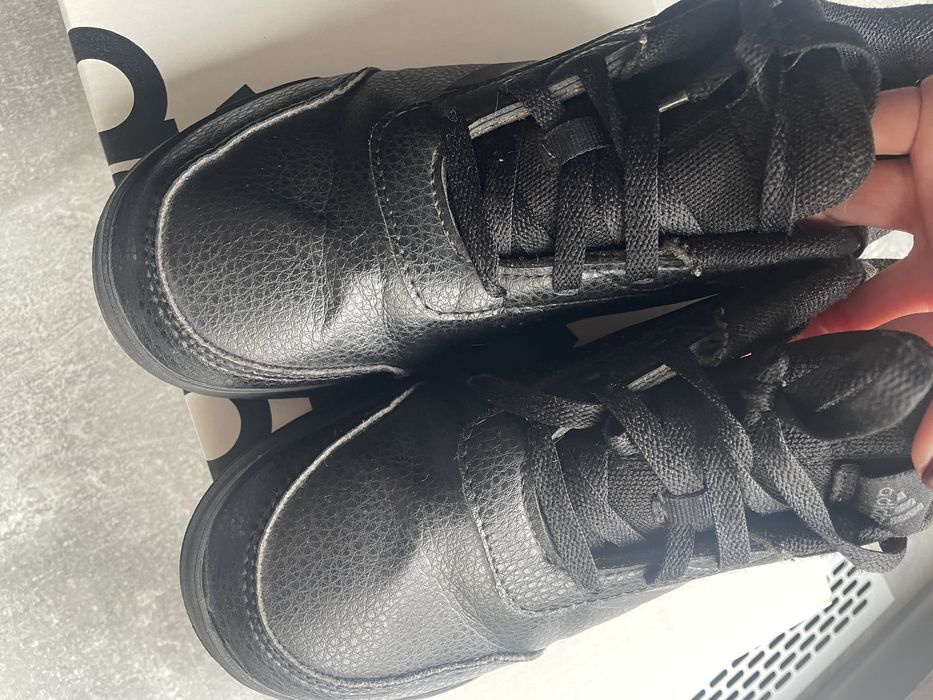 Шкіряні кросівка adidas підліткові 37 розмір