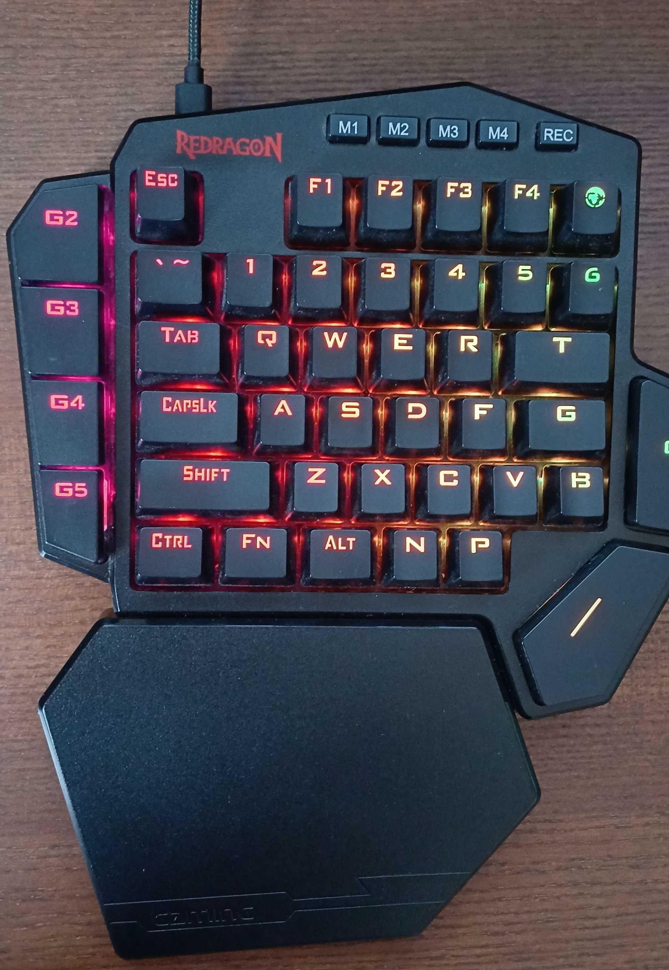 Teclado Gaming Mecânico 1 Mão Redragon DITI K585 RGB