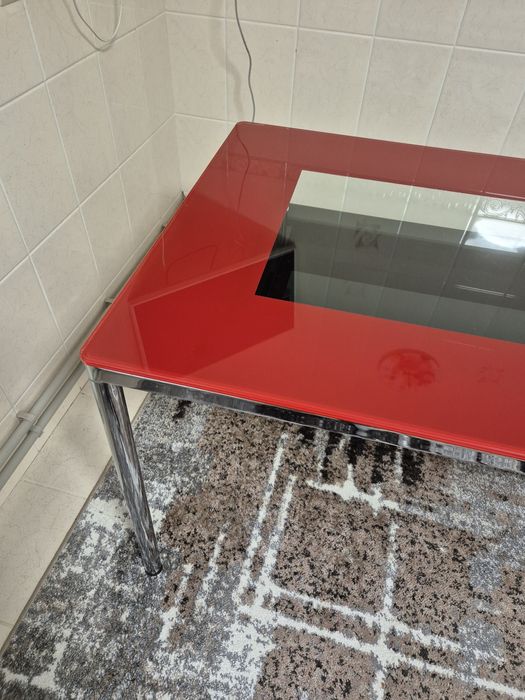 Продам скляний стіл