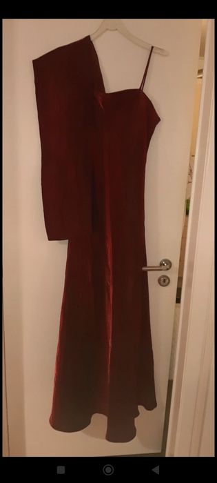 Vestido e echarpe de Gala