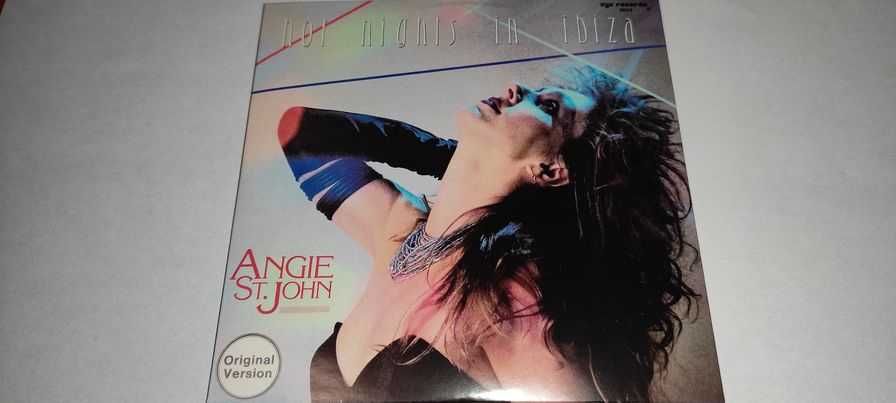 Angie St. John - Hot Night In Ibiza (Original Maxi-Singiel CD)