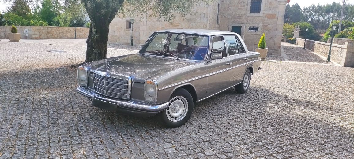 Mercedes Restaurado w115 220D