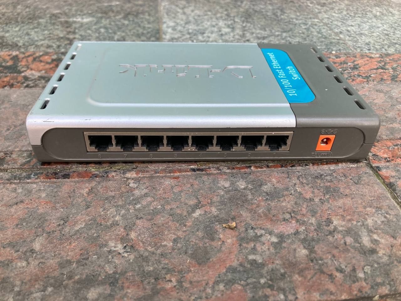 Продаю мережевий комутатор D-Link DES-1008D 8 портів 10/100 Мбіт/с