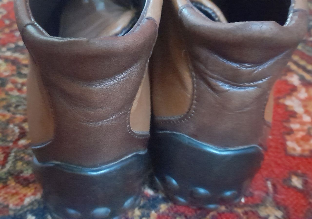 Брендові жіночі ботиночки Frau шкіряні,38,5 Італія,шкіряні