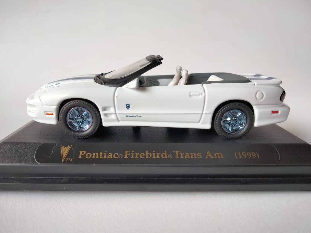 1:43 Pontiac Firebird Trans Am (1999)