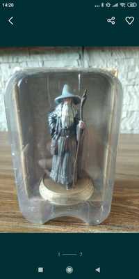 Sprzedam figurki Gandalf szary z filmu Hobbit wysokość około 10 cm do