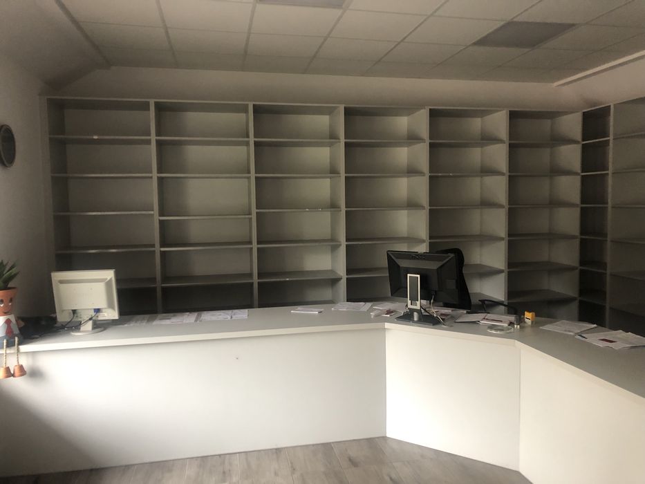 Wyposażenie sklepu pułki, regały