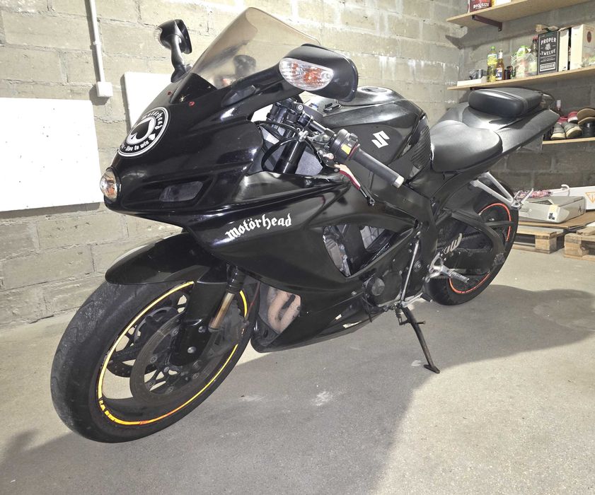 Suzuki GSXR 750 K7
