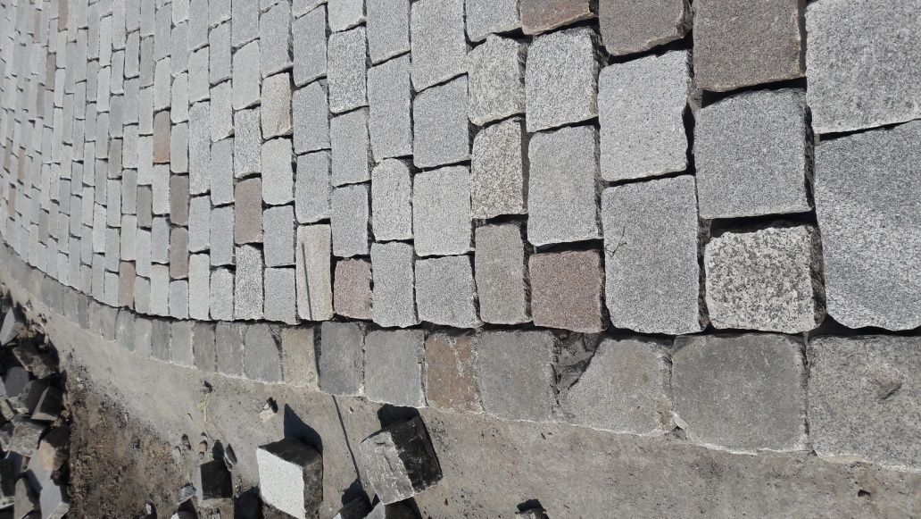 Kamień kostka granitowa cięta płomieniowana starobruk kocie łby bruk