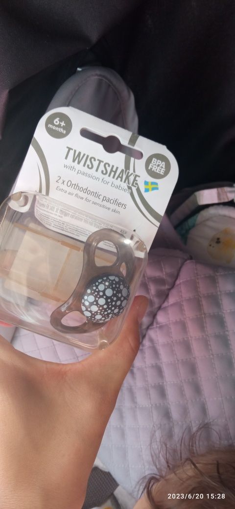 Nowy smoczek dla dziecka TWISTSHAKE 6+