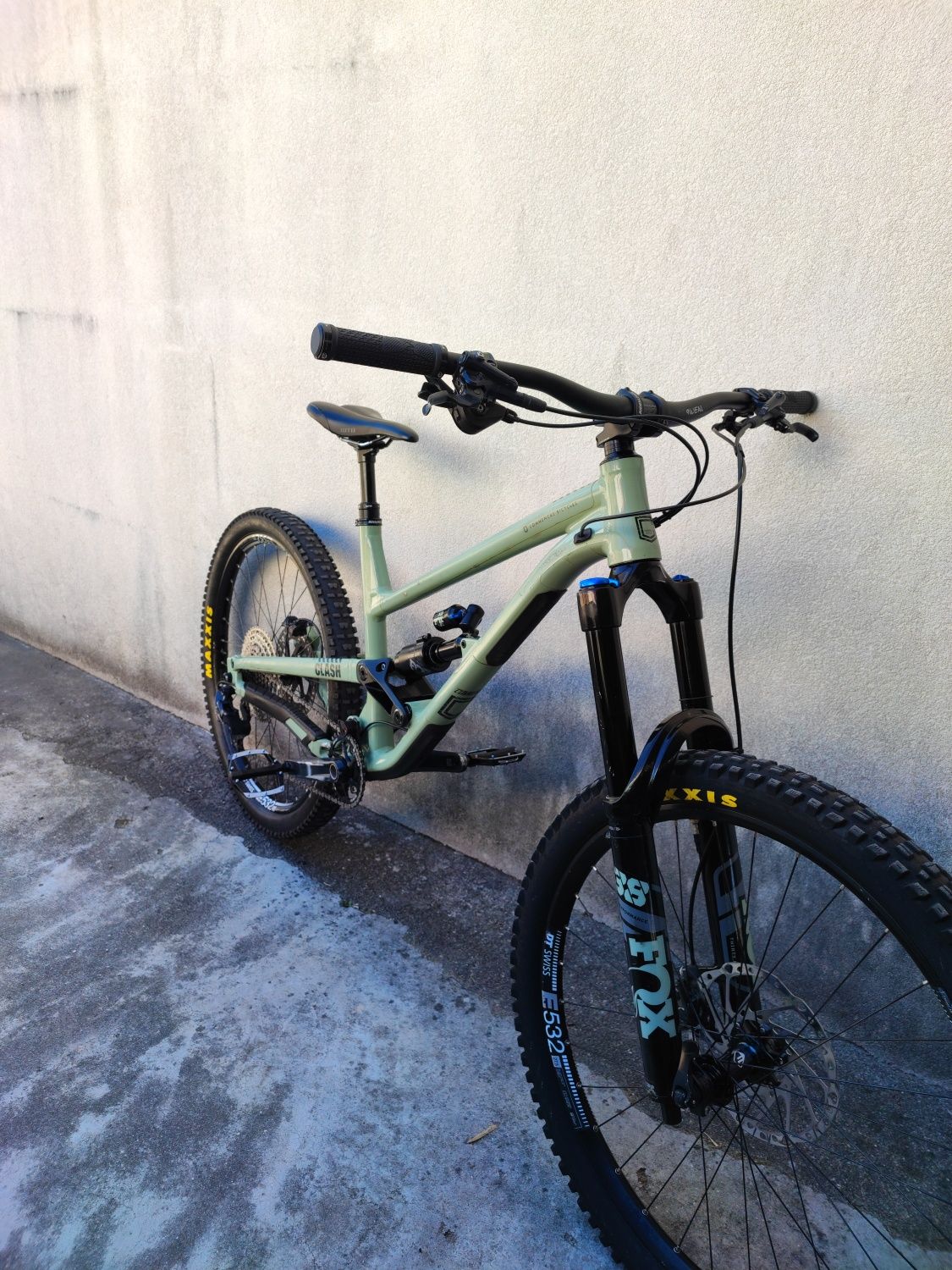 Commencal Clash Essential 2021