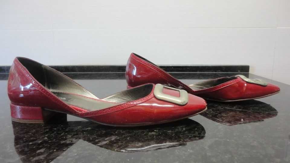 Sapatos de senhora em couro vermelhos Massimo Dutti