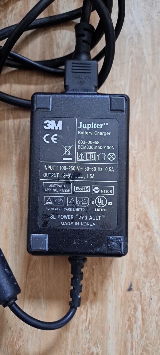 Ładowarka baterii JUPITER 3M