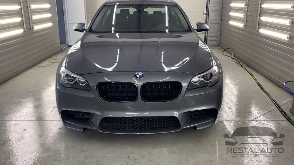 Передний бампер на BMW 5 M5 стиль F10 F11 F18 решетка ноздри бмв