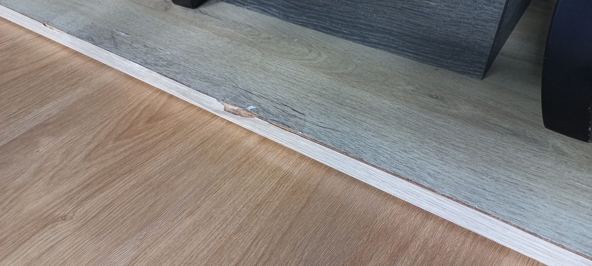 Mesa de jantar extensível Dimaro + 4 Cadeiras Conforama