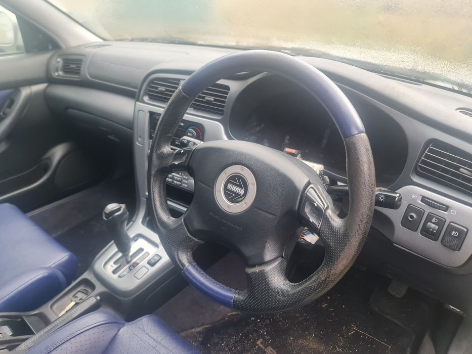 Kierownica Momo subaru wrx legacy  . Automat . Przyciski zmiany biegow