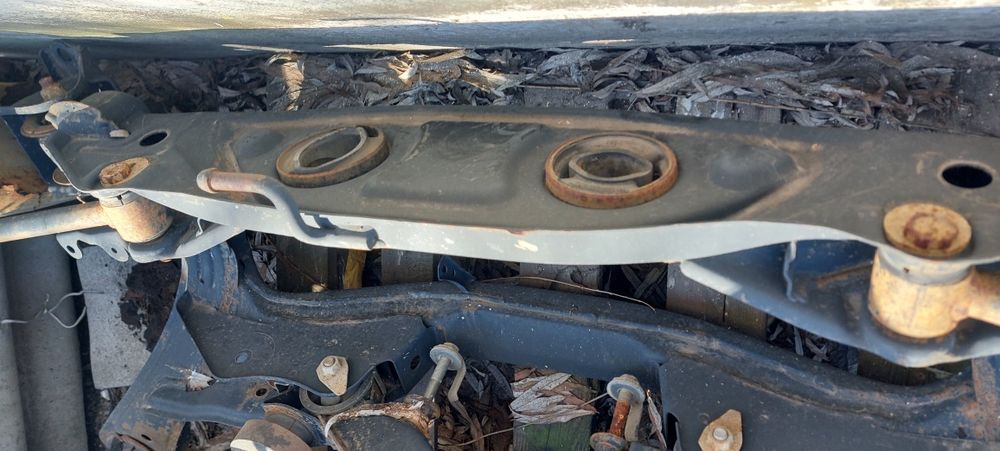 Lexus RX Хайлендер подрамник балка