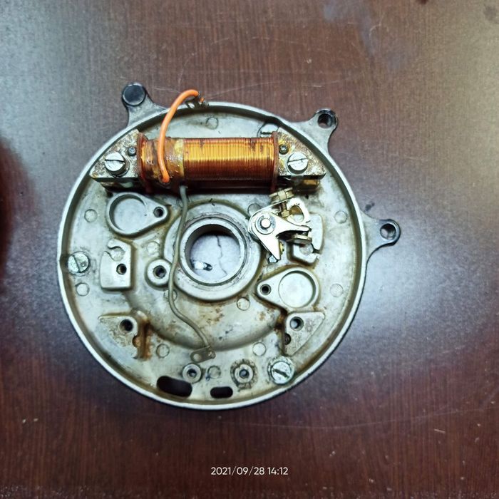 Катушка зажигания от лодочного мотора Ямаха 8
600