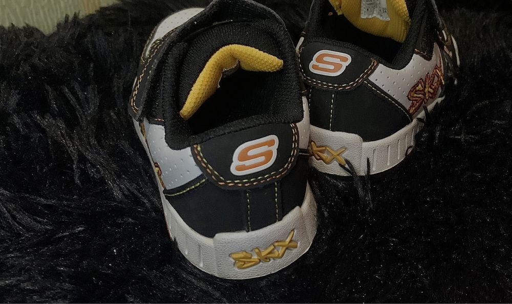 Skechers 24(U.S 8) оригінальні, шкіряні