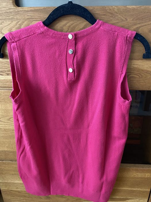 Stylowy bezrękawnik w kolorze intensywnej fuksji S/M