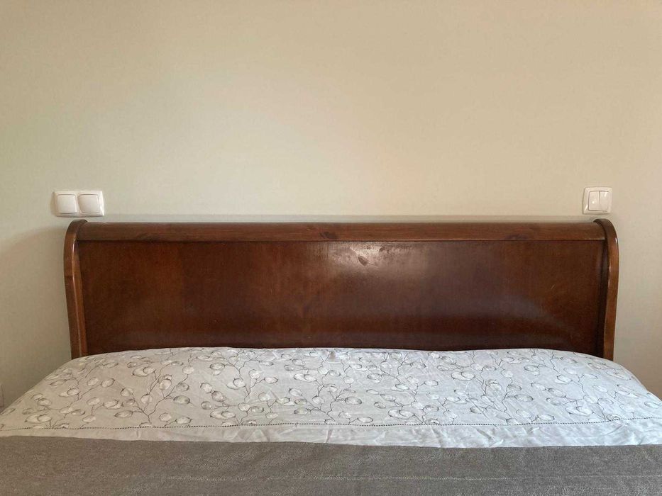 Cama de Casal em Ceregeira