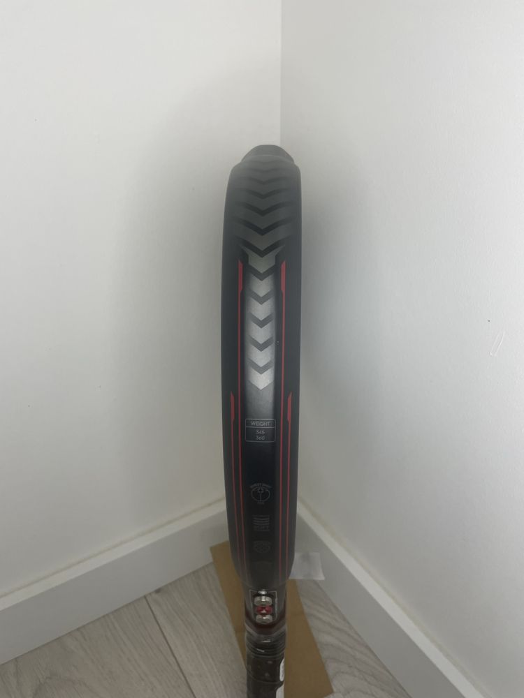 Raquete de Padel Adidas 3.3 vermelha 380€