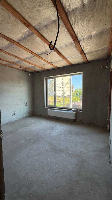 Таунхаус з ремонтом (під чистове оздоблення) в Ірпені.