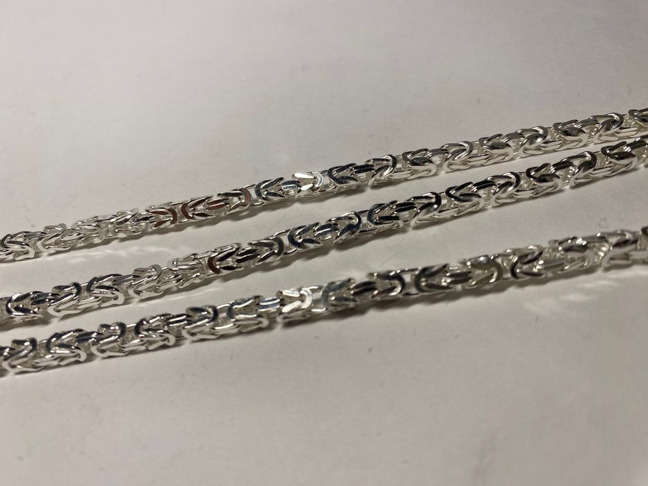 Srebrny łańcuszek królewski