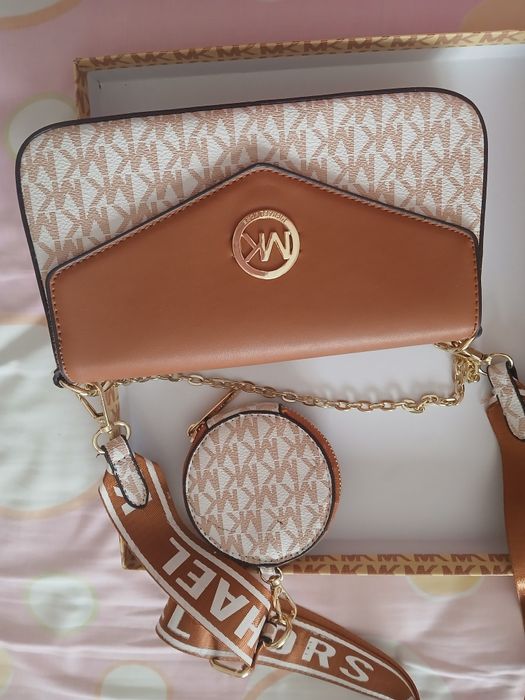 Conjunto mala,porta cartões, chaveiro e porta moedas