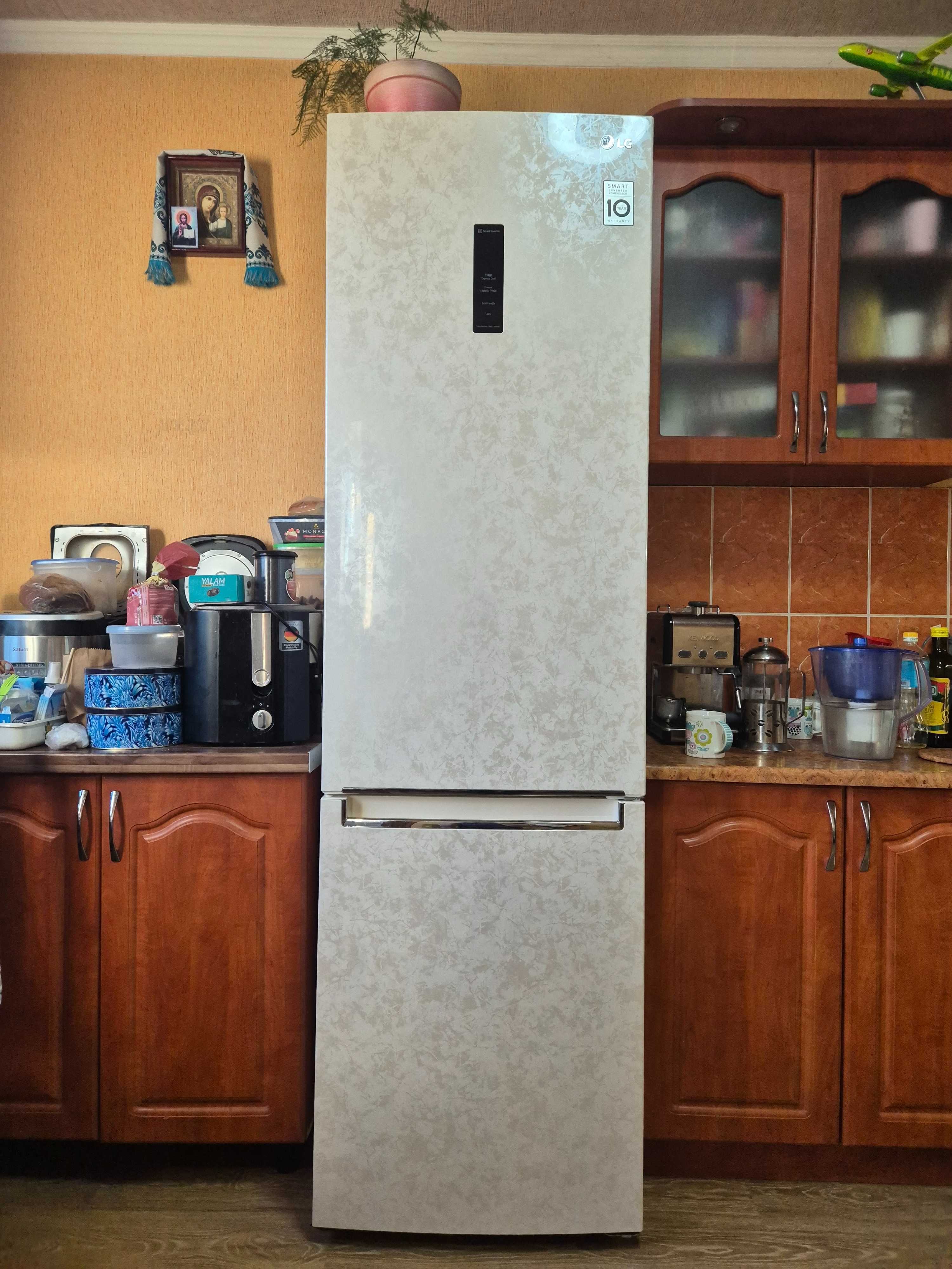 Холодильник LG  новый после сервиса!
