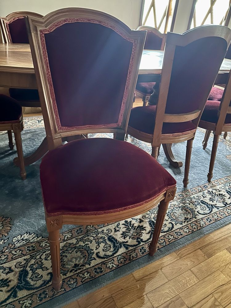 Mesa de jantar e 8 cadeiras madeira maciça