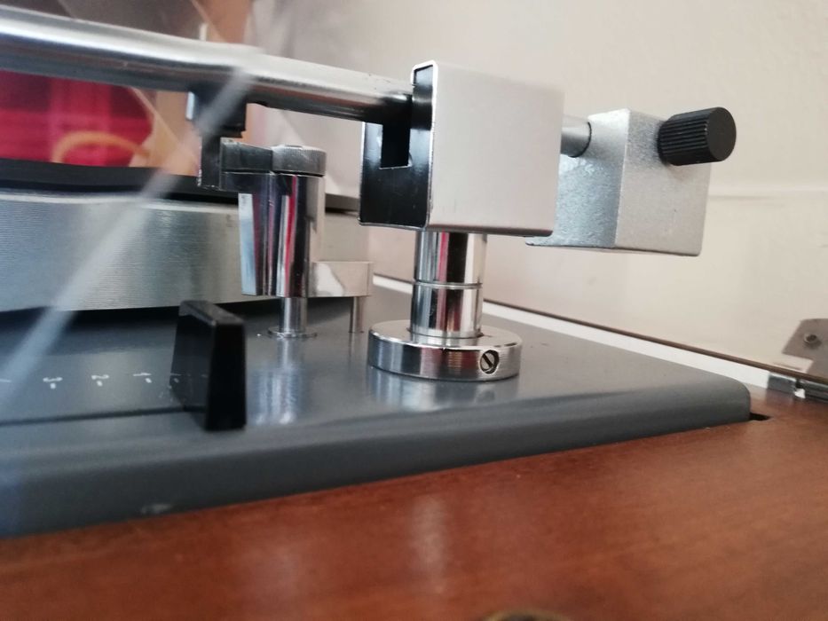 Vendo Gira discos LENCO B55