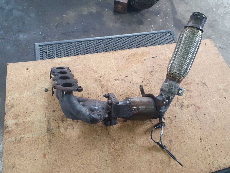 Kolektor wydechowy złącze portki Vw Touran 04 r 1.6 Fsi 115 km BAG