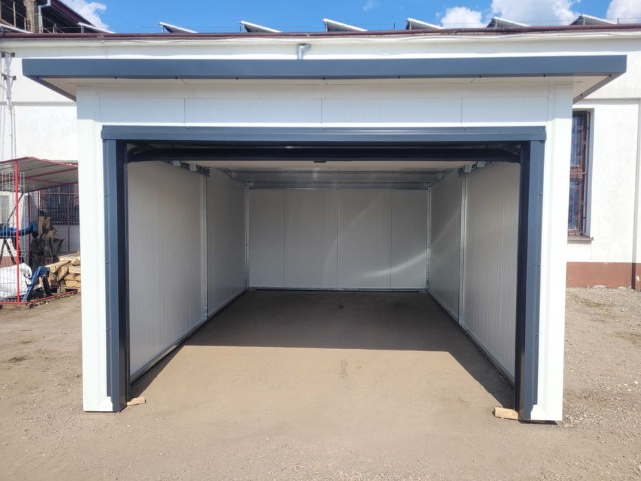 Garaż z płyty warstwowej 3,5 x 5,65m Ocieplany Konstrukcja Ocynkowana