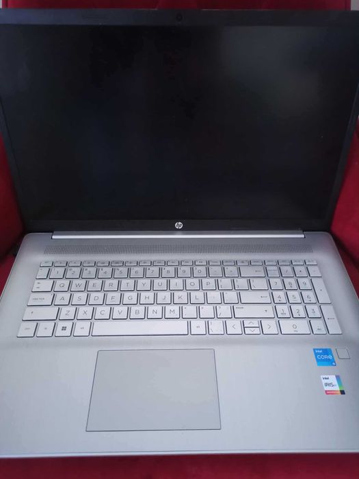 Laptop HP 17'' i5 11GEN 16GB 512SSD FHD PK CAM W10