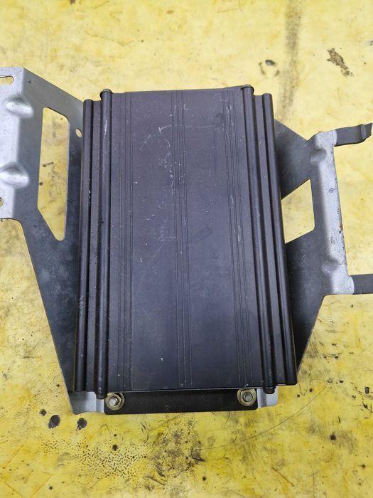 Wzmacniacz Bose Audi TT.8N 8N7.035.223