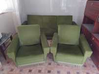 Sofá cama e 2 poltronas em veludo verde azeitona