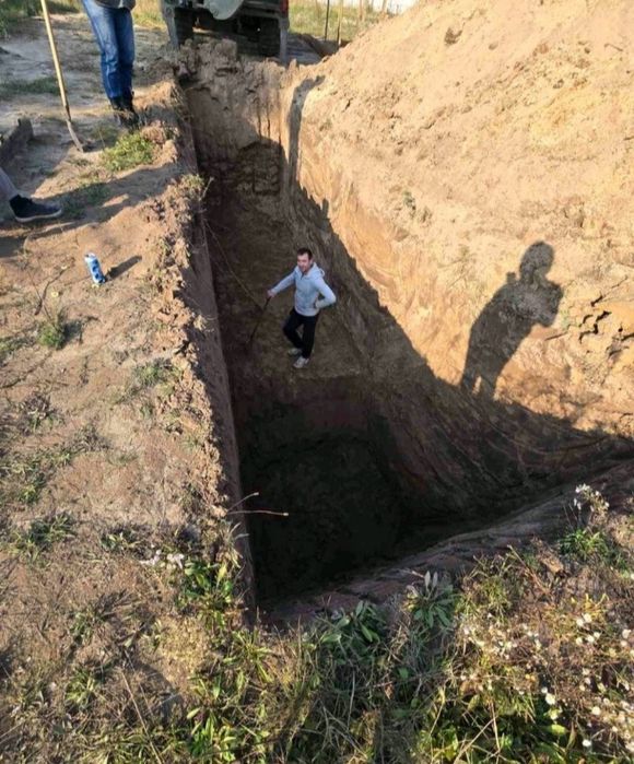 Каналізація в будинку. Копка септика, вигрібної ями с бетонних кілець.