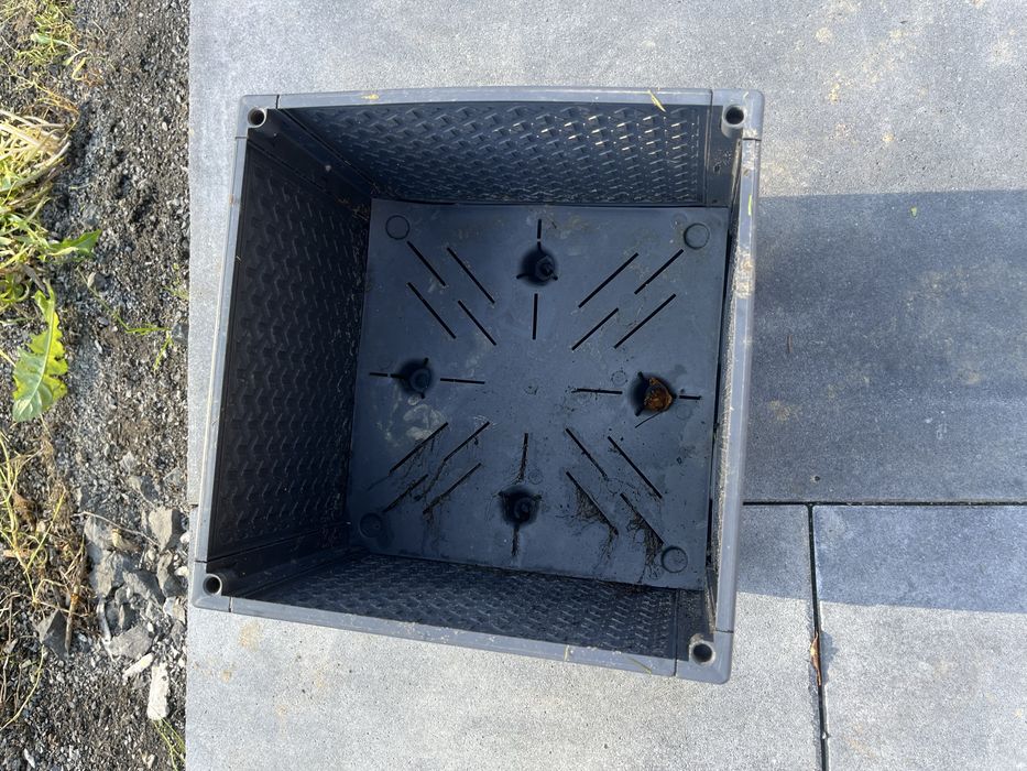 Doniczka na pomidory