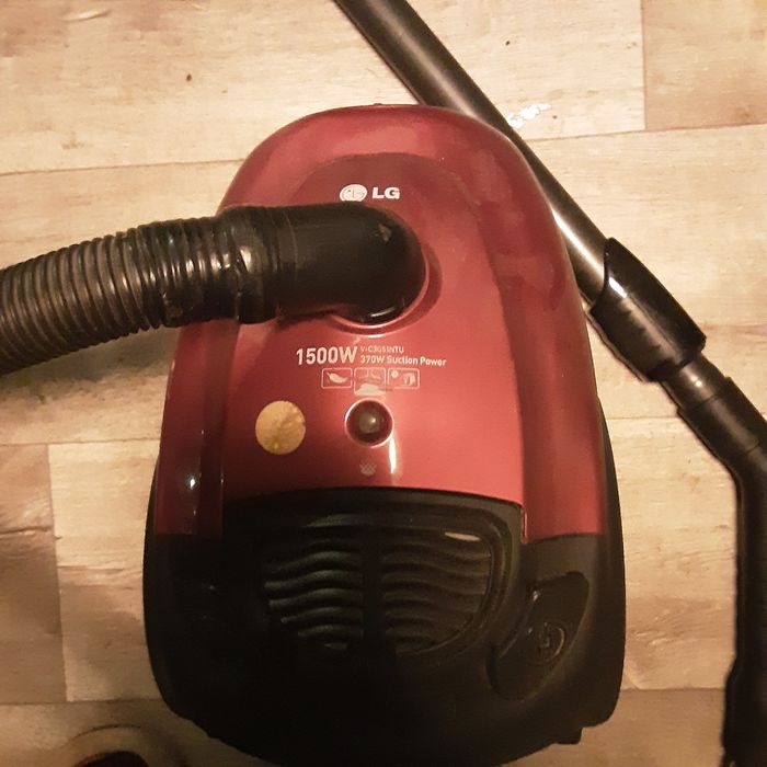 Пылесос  LG  1500