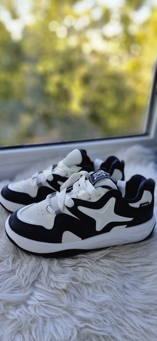 Чоловічі кросівки