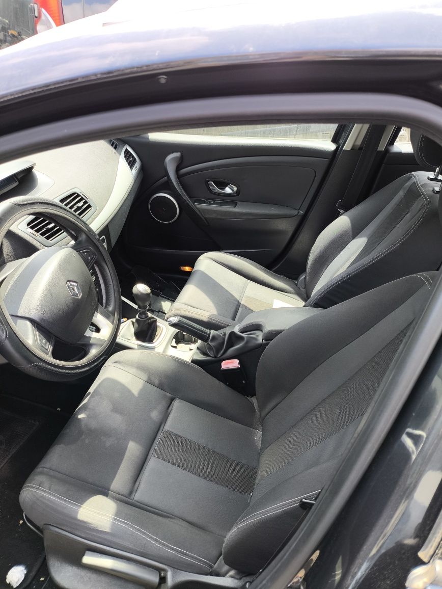 Renault Megane 1.5 DCI | Falta frente completa - fácil