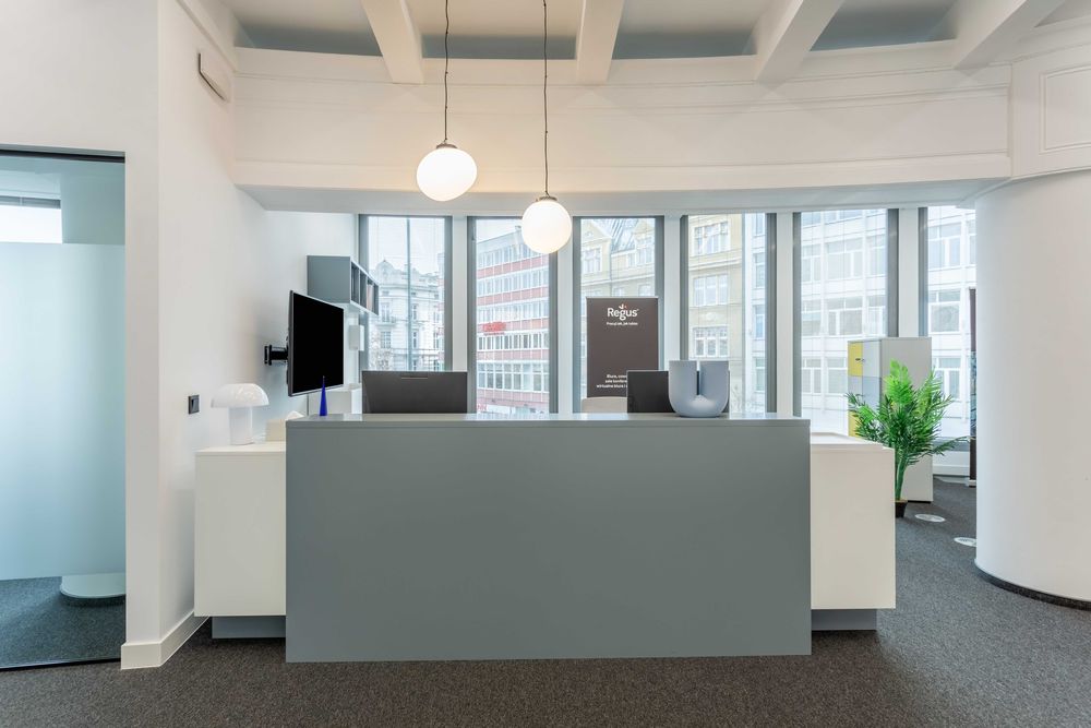 Wynajem biura w Poznaniu:1-2-osobowa przestrzeń biurowa Regus Okraglak