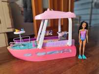 Łódź Barbie z basenem, zjeżdżalnią i lalką – komplet jak nowy!