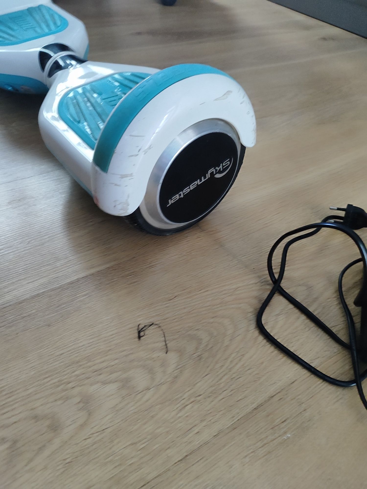 Deskorolka elektryczna skymaster WHEELS 6,5 DUAL biało-miętowa