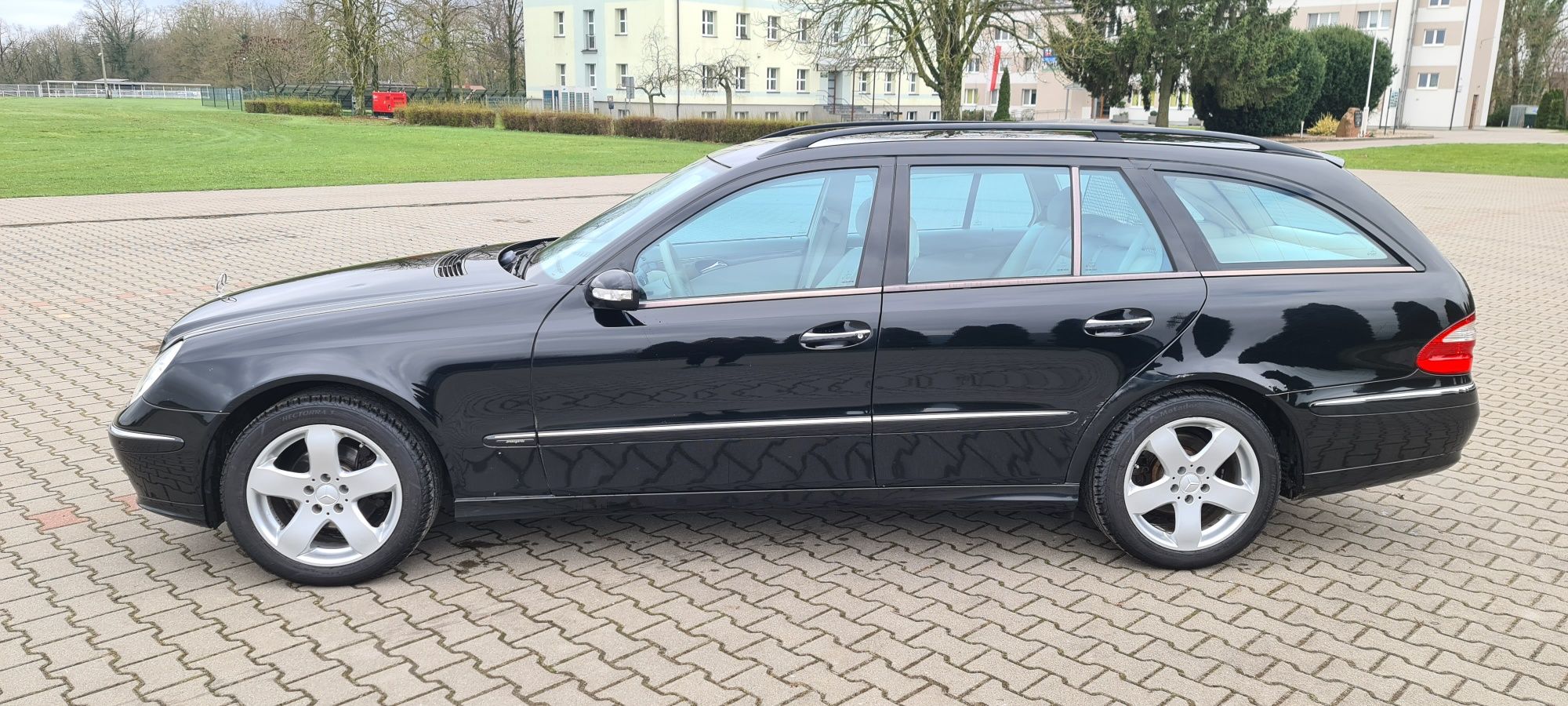 MERCEDES E200  Kompresor