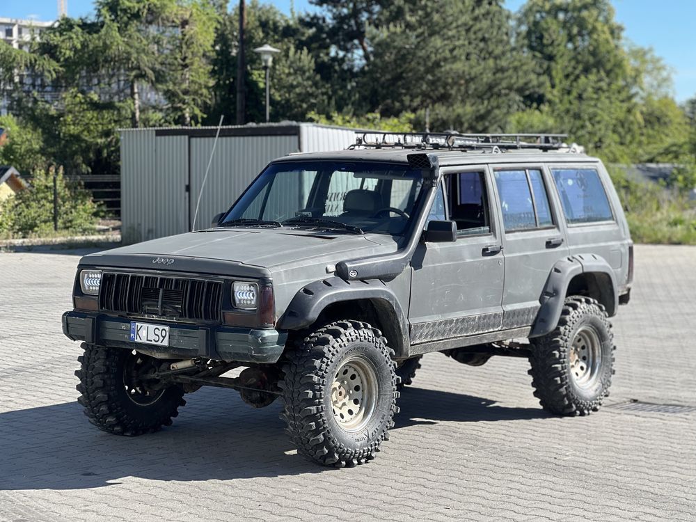 Jeep Cherokee XJ 4.0 - nowe części, nowa wyciągarka