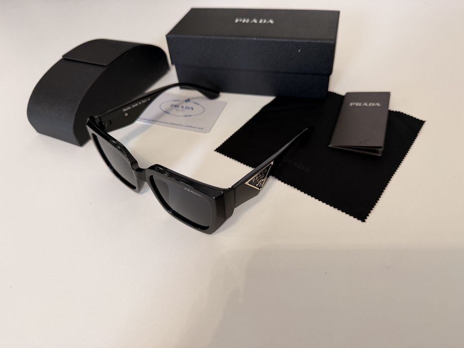 Olulary Prada z kolekcji Symbole